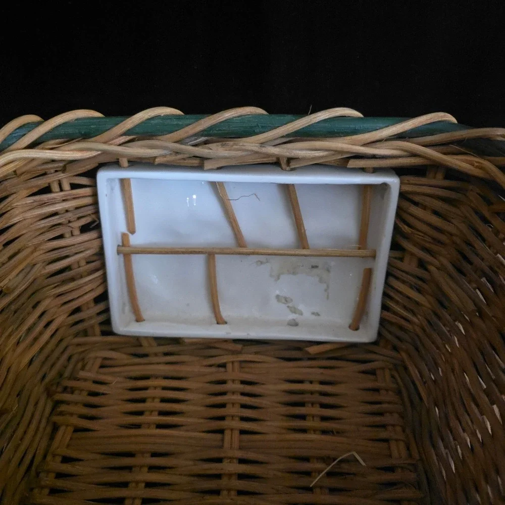 Woven Wicker Basket with Apple Ceramic Tile Green Trim‎ Farmhouse Cottagecore